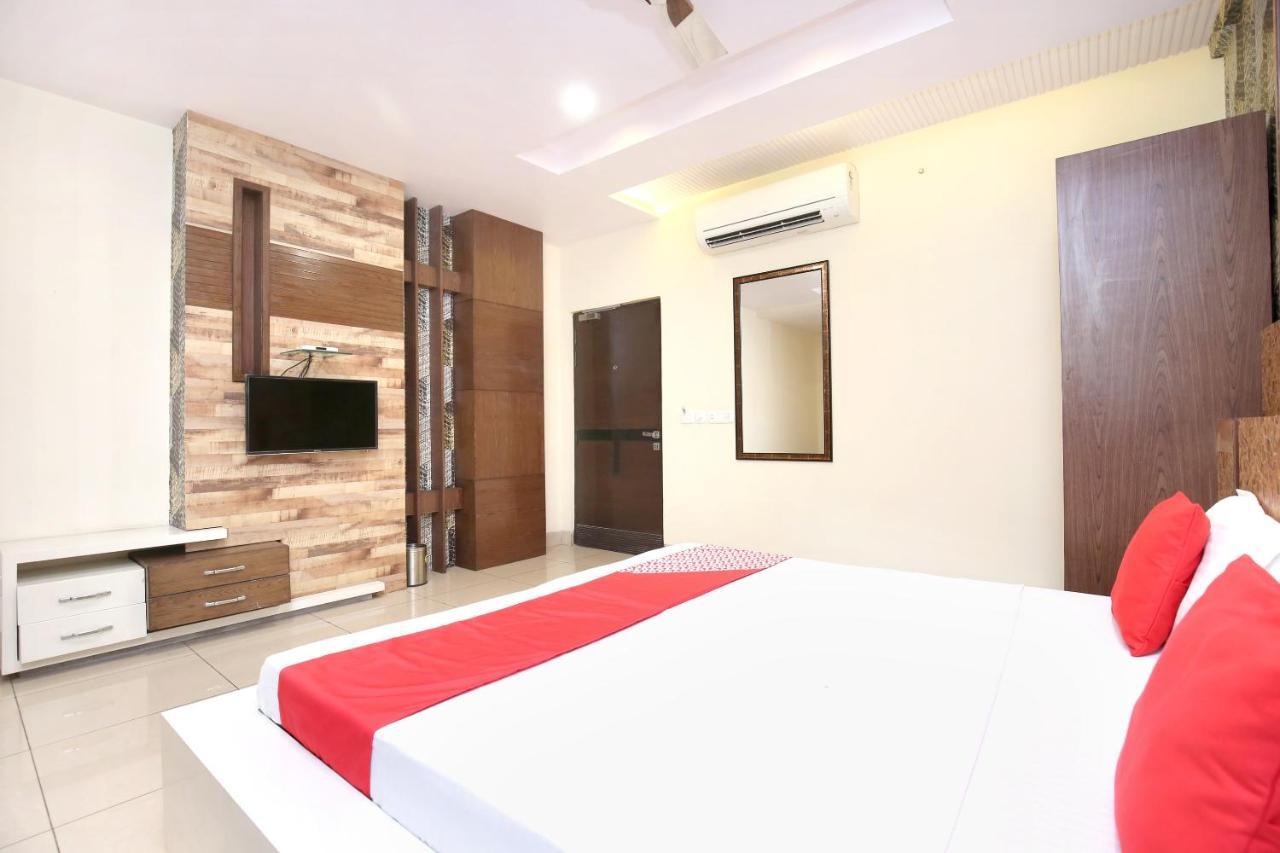 Hotel Grand M Lajjo Лудяна Екстериор снимка