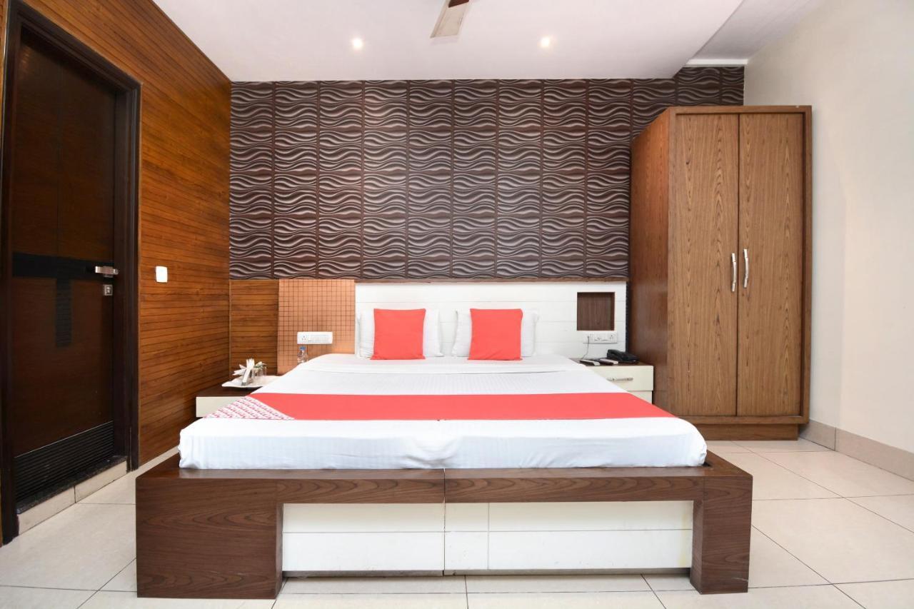 Hotel Grand M Lajjo Лудяна Екстериор снимка